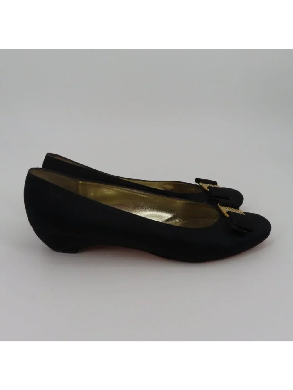 Salvatore Ferragamo Womens 8 AA Vara Gold Rhinestone Black Satin Bow Heels Shoes